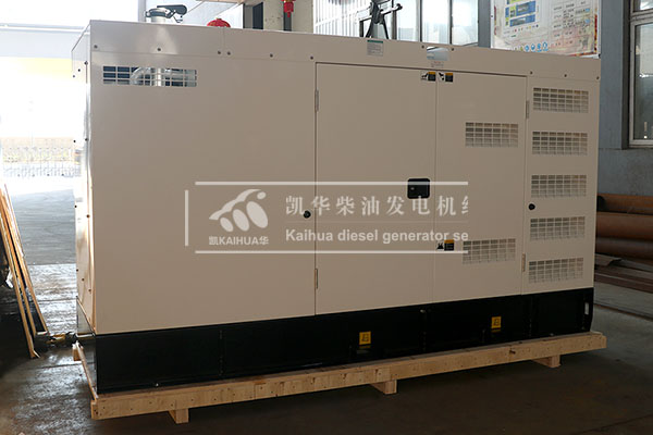 上?？蛻粲嗁徱慌_200kw靜音發(fā)電機組成功出廠